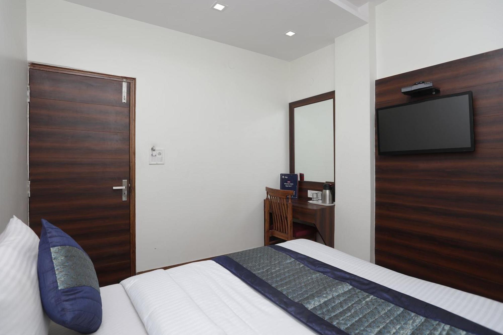 Hotel O Sun Palace Delhi Zewnętrze zdjęcie